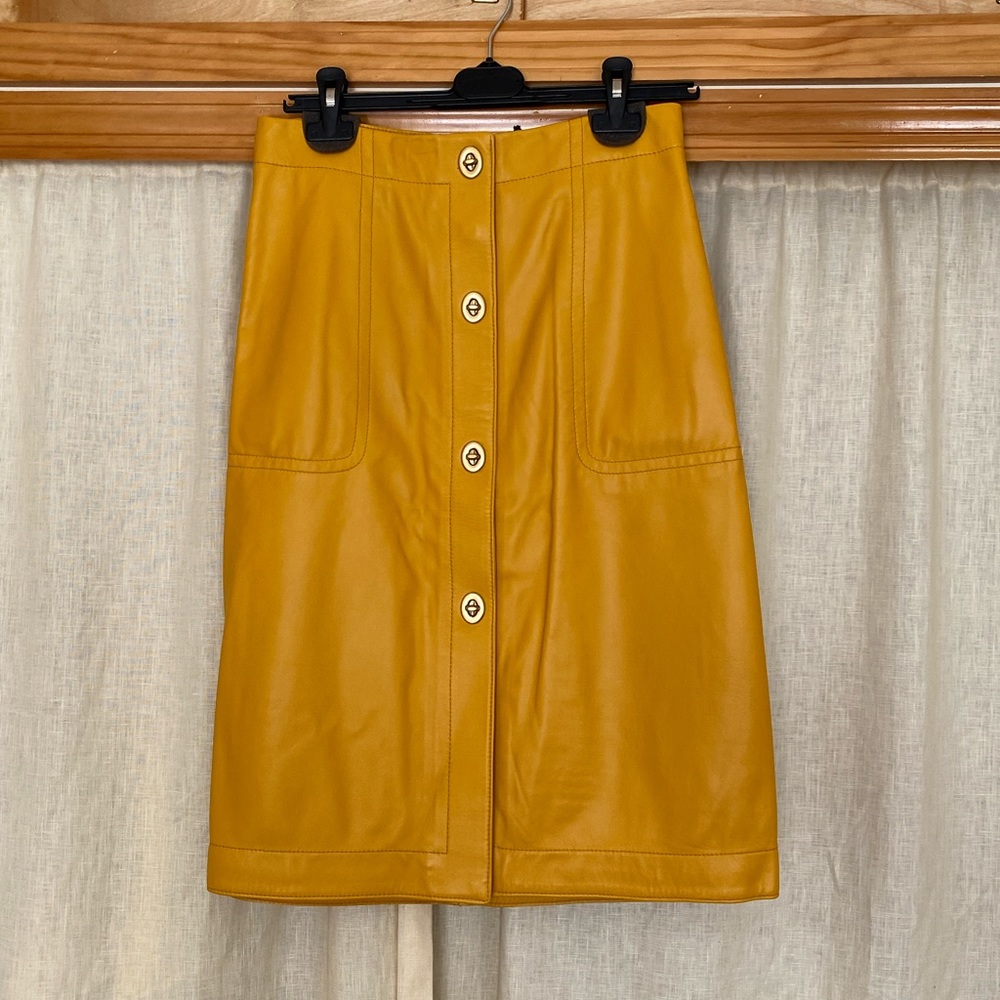 COACH women leather turnluck yellow skirt SIZE 4, NWT